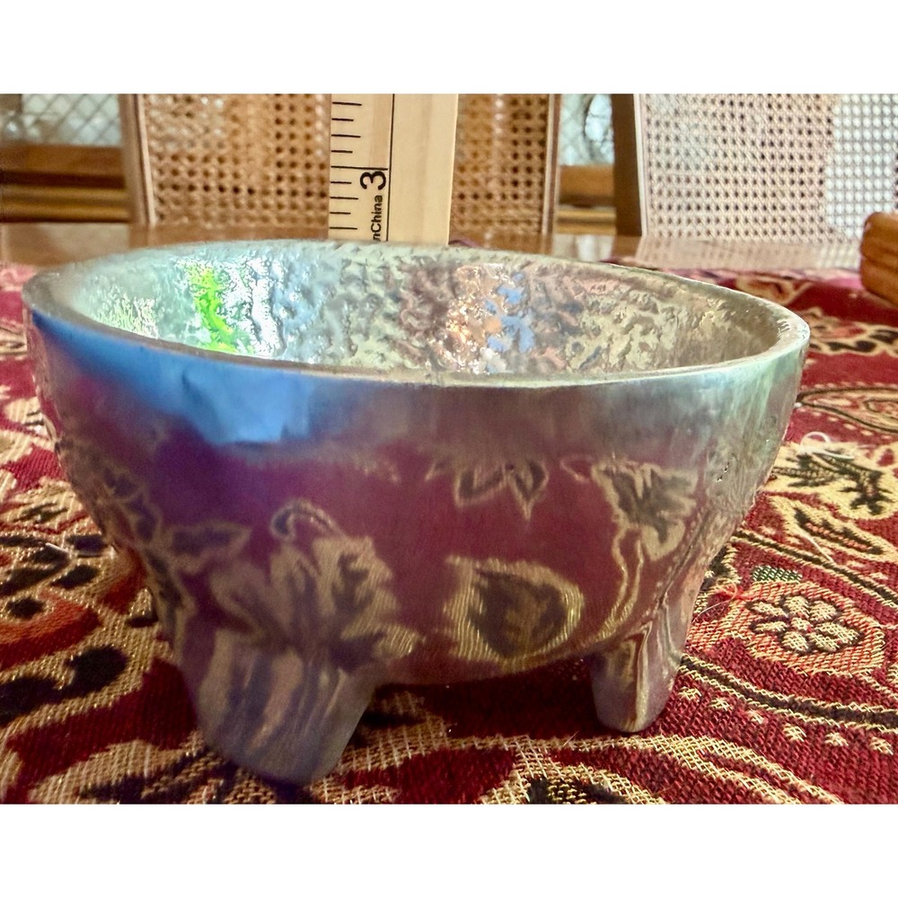 Vintage Sand Cast Aluminum Footed Bowl, Textured Interior, 3-Legged - Picture 5 of 6